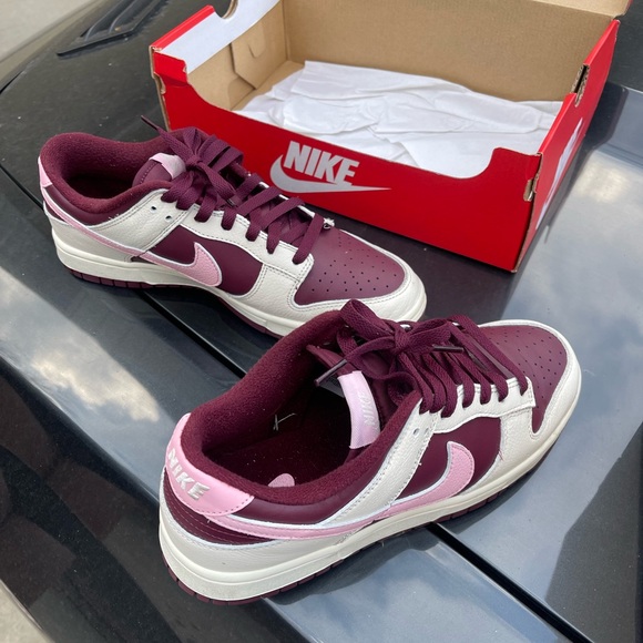 Nike dunks size 9 - Picture 2 of 3